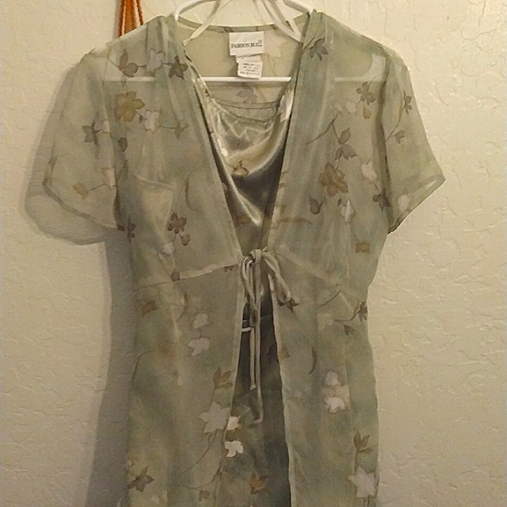 A pretty feminine dress perfect for that Bridal shower